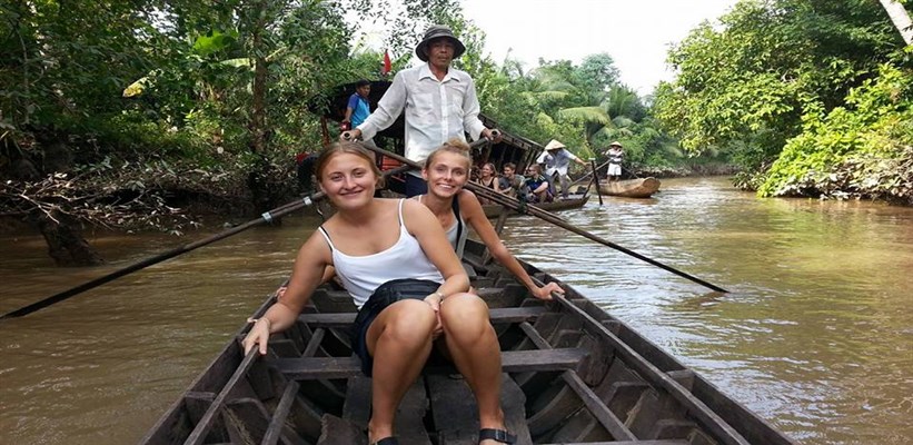 tourists to Vietnam
