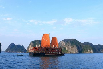 Violet Cruise Halong Bay
